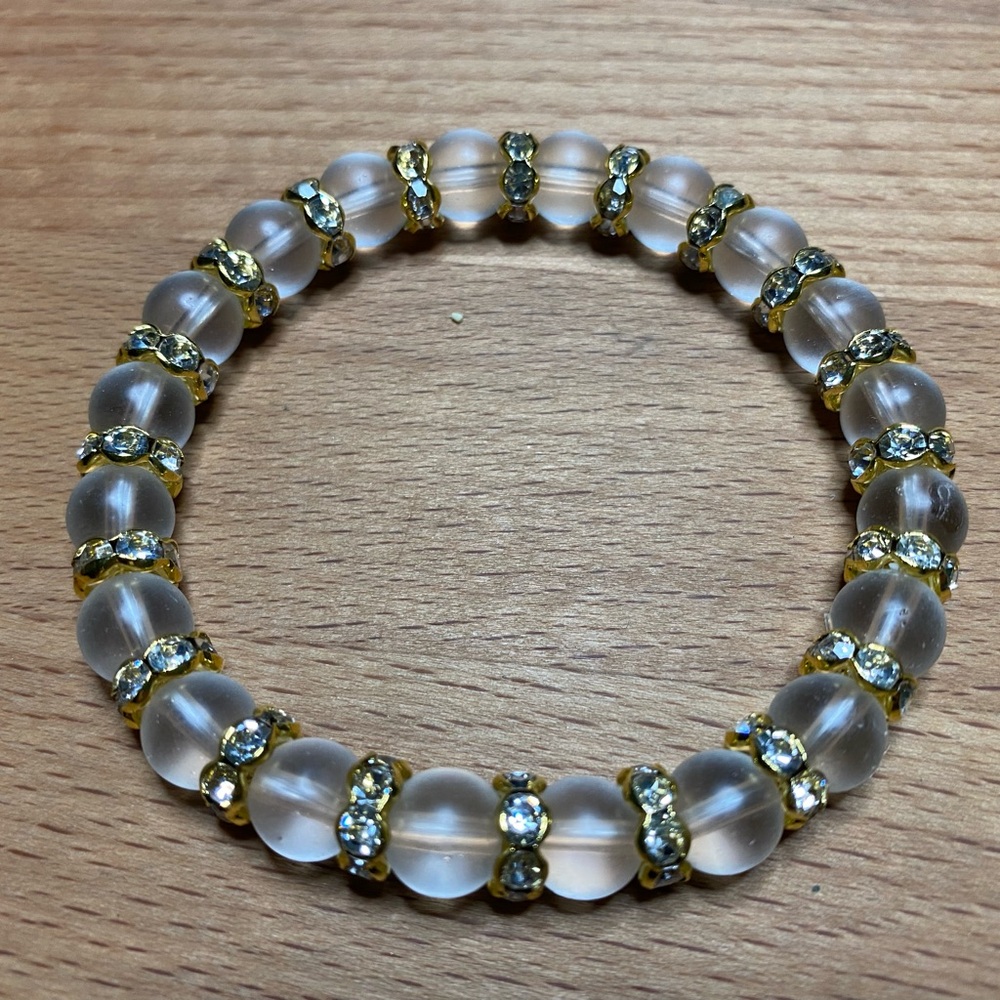 Elegant Gold and Clear Beaded Bracelet